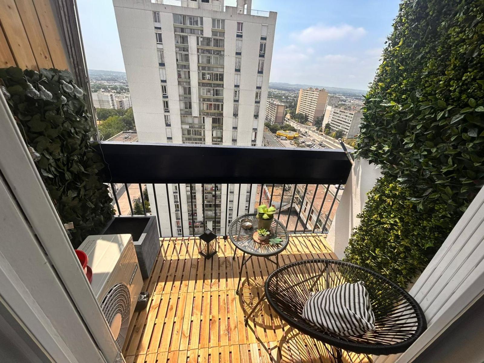 Tout Confort - Clim- Salle De Bain Commune Nimes Exterior photo